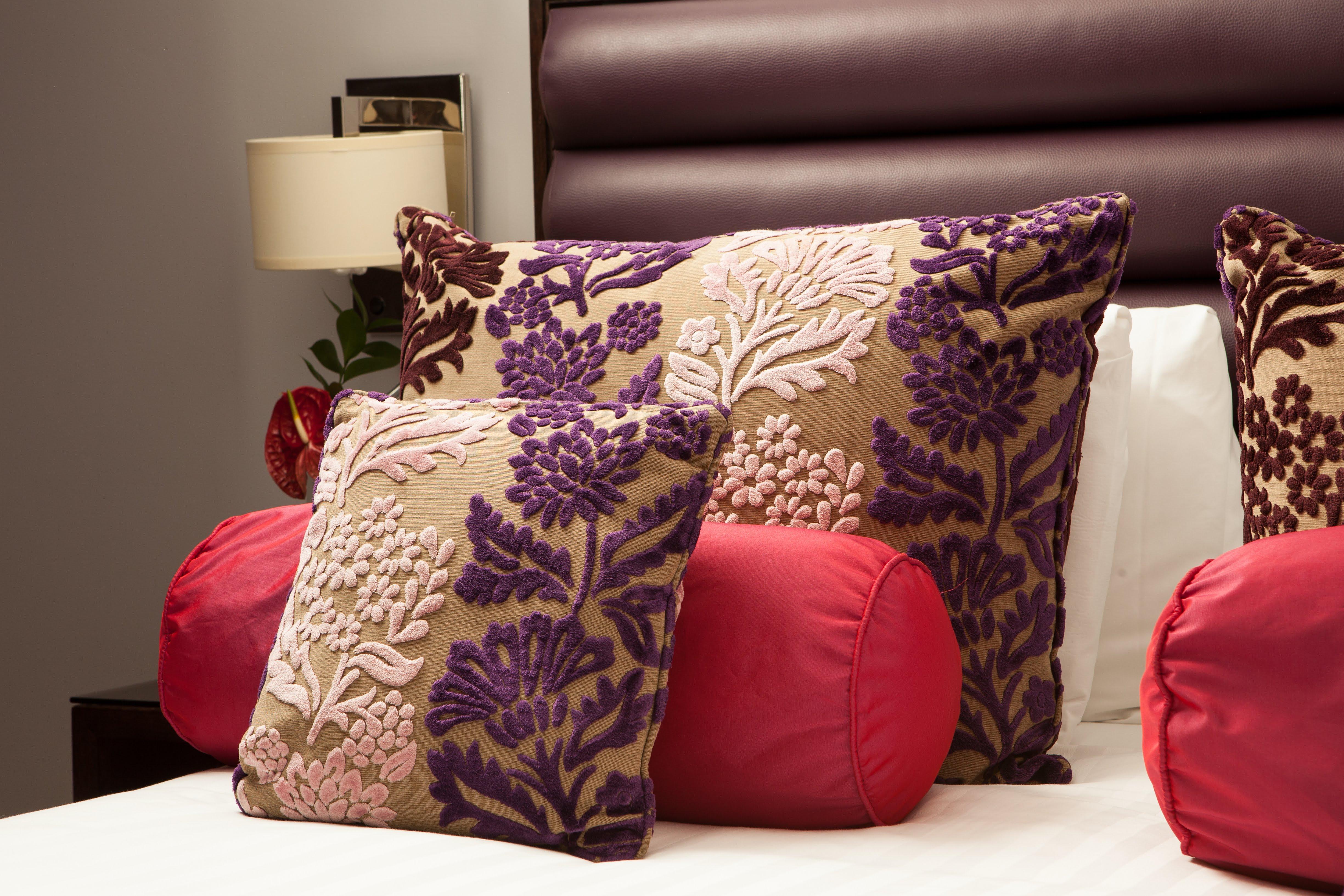 Hotel indigo outlet pillows